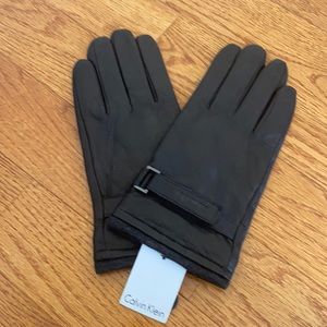 Calvin Klein belted black leather gloves